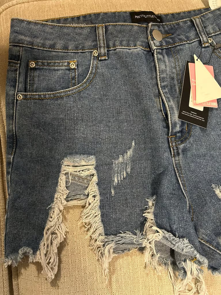 Pretty Little Thing shorts US size 14