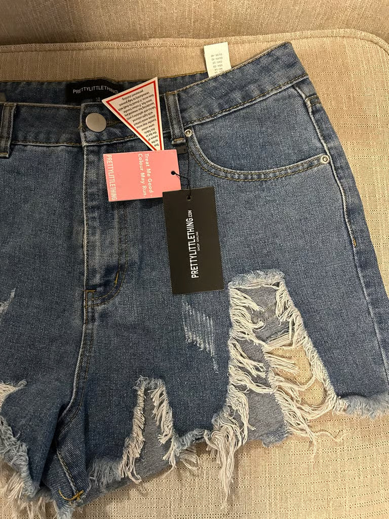 Pretty Little Thing shorts US size 14