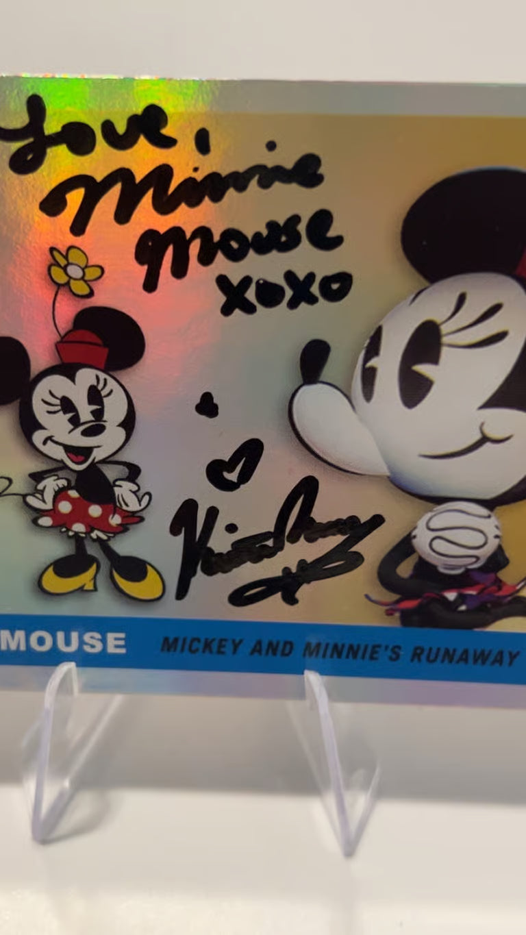 2025 Topps Disneyland 70th Minnie Mouse TOPPS DISNEYLAND Refractor rare auto